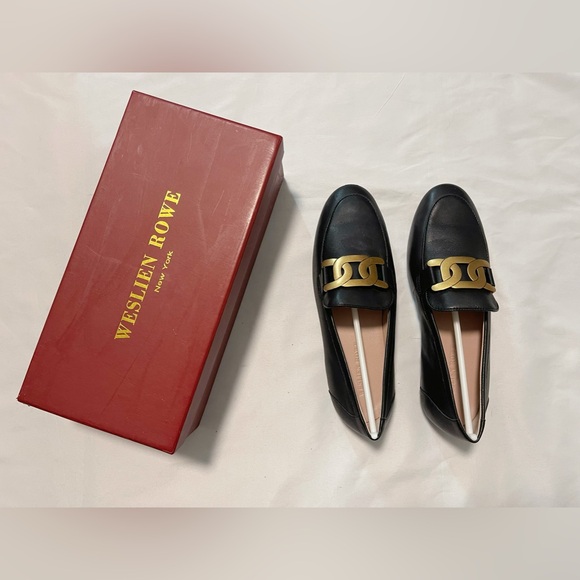 Kidskin Leather Loafers with Metal Branded Chain Accessory - Picture 3 of 12
